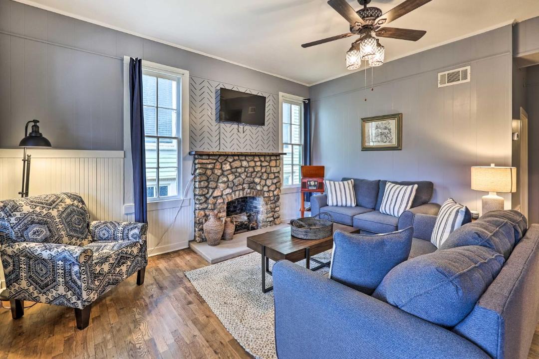Photo of Livingroom in Eureka Springs Historic District