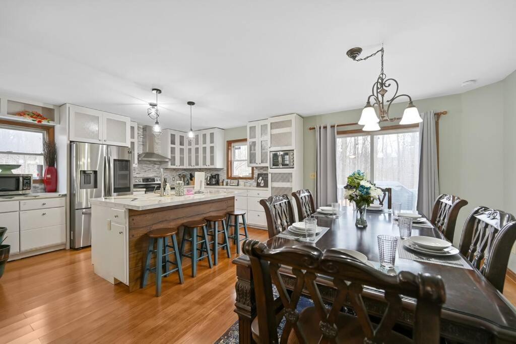 Photo of Livingroom in Tobyhanna