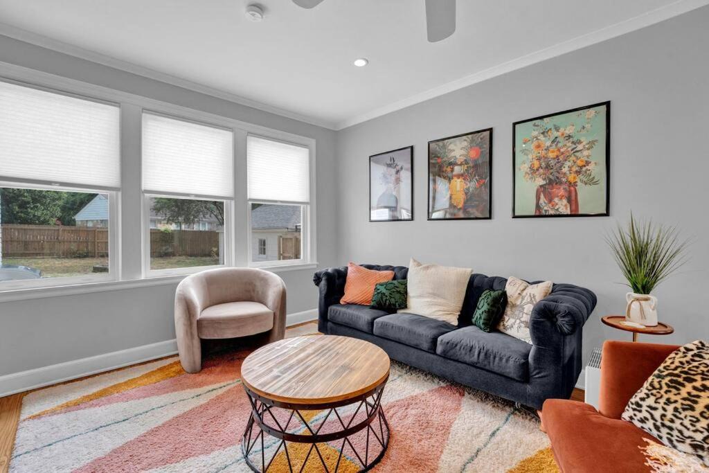 Photo of Livingroom in University District
