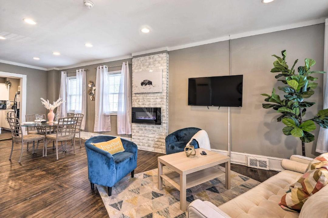 Photo of Livingroom in Woodbourne-McCabe