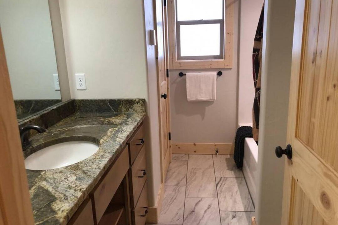Photo of Bathroom in Island Park