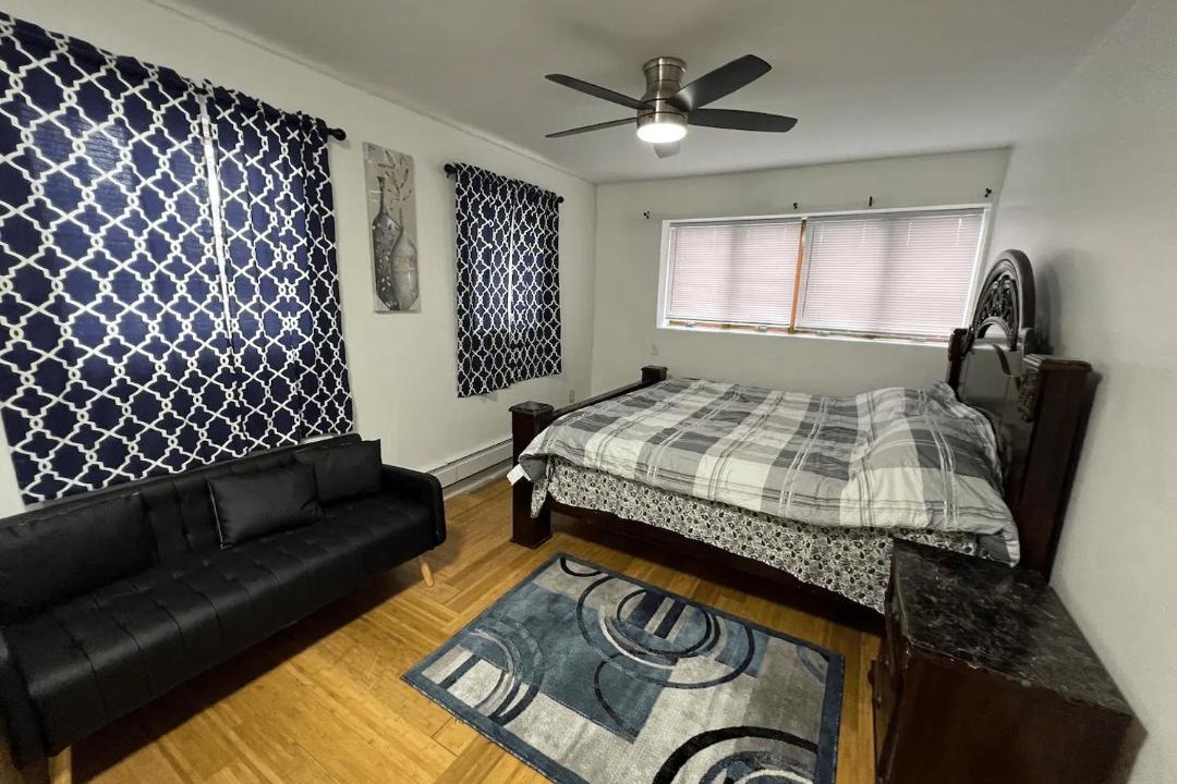 Photo of Bedroom in Brighton Beach