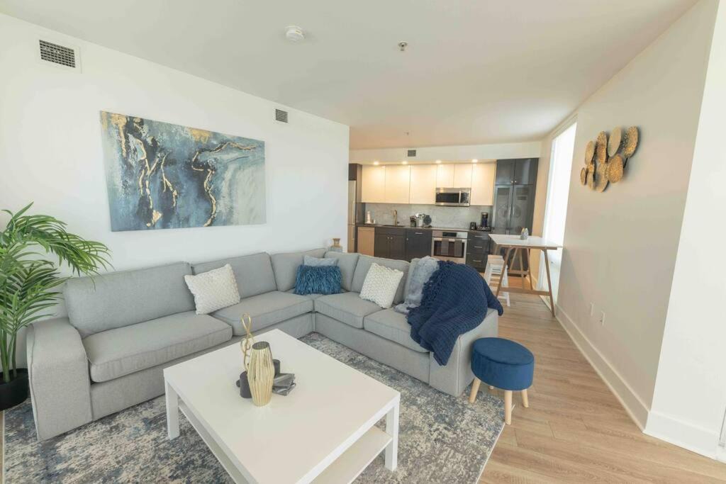 Photo of Livingroom in Navy Yard