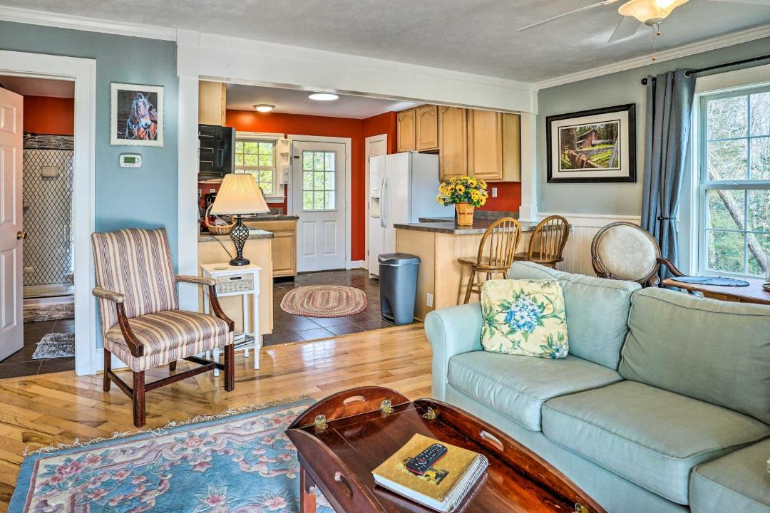 Photo of Livingroom in Loretto