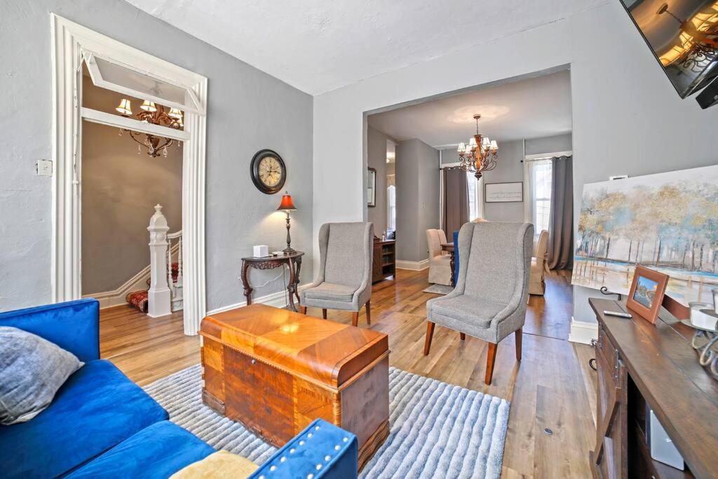 Photo of Livingroom in Perry North