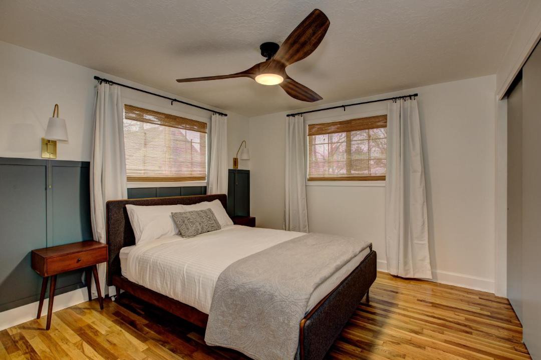 Photo of Bedroom in Sunset