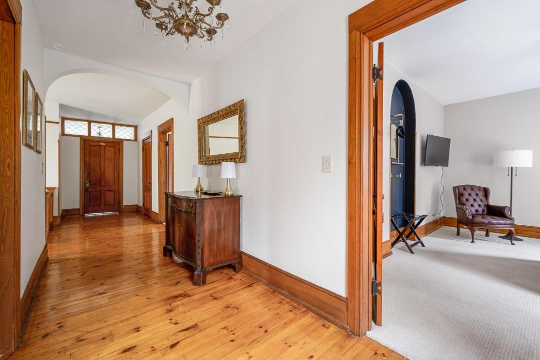 Photo of Livingroom in Newfield
