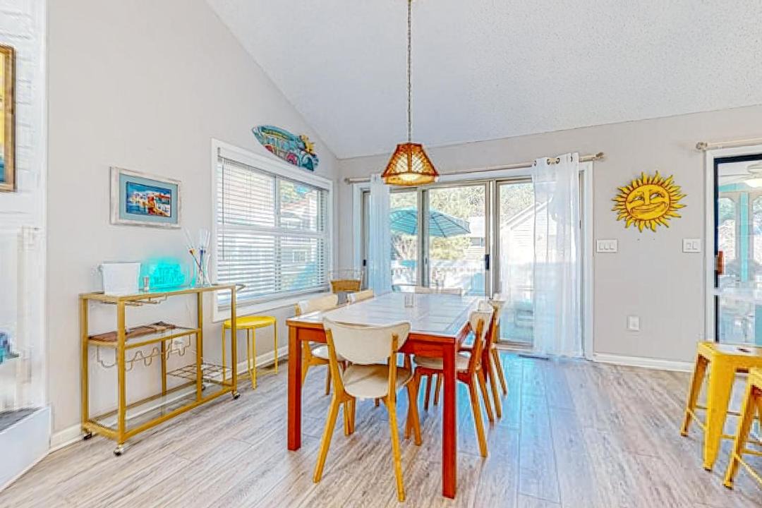 Photo of Livingroom in Sandpiper Pines