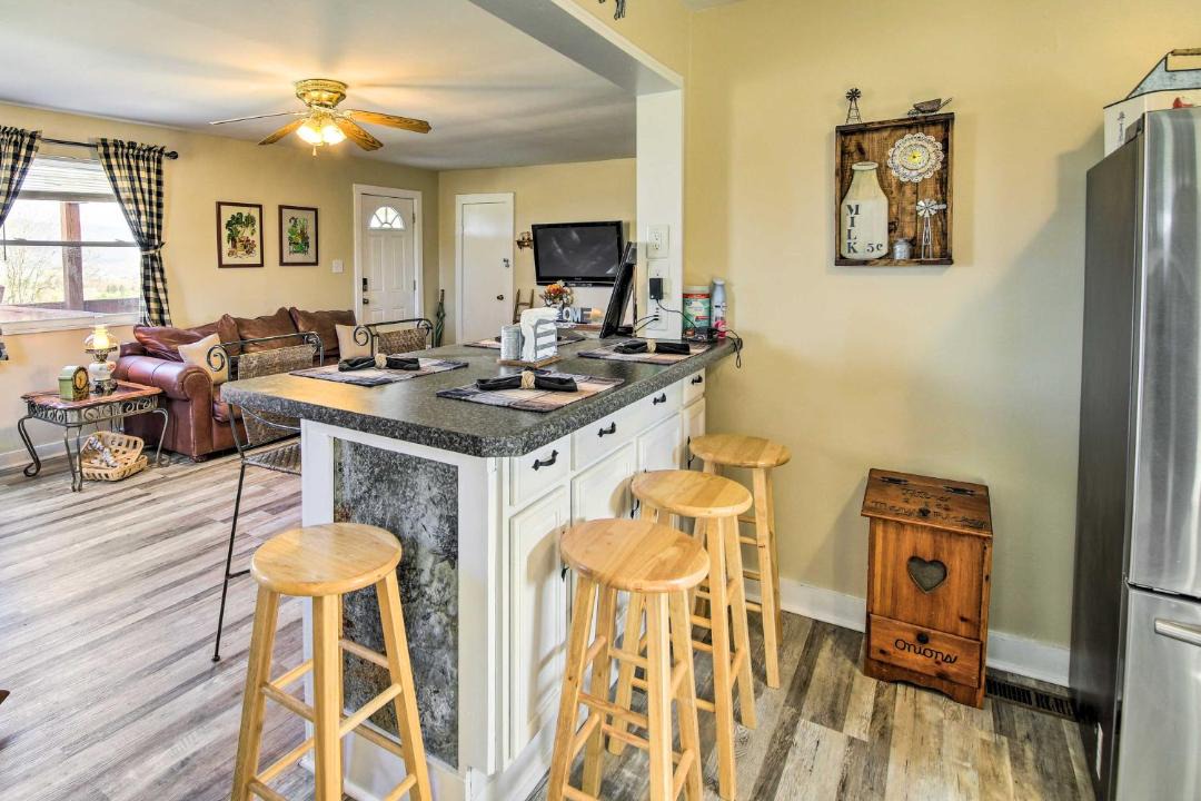 Photo of Livingroom in La Follette