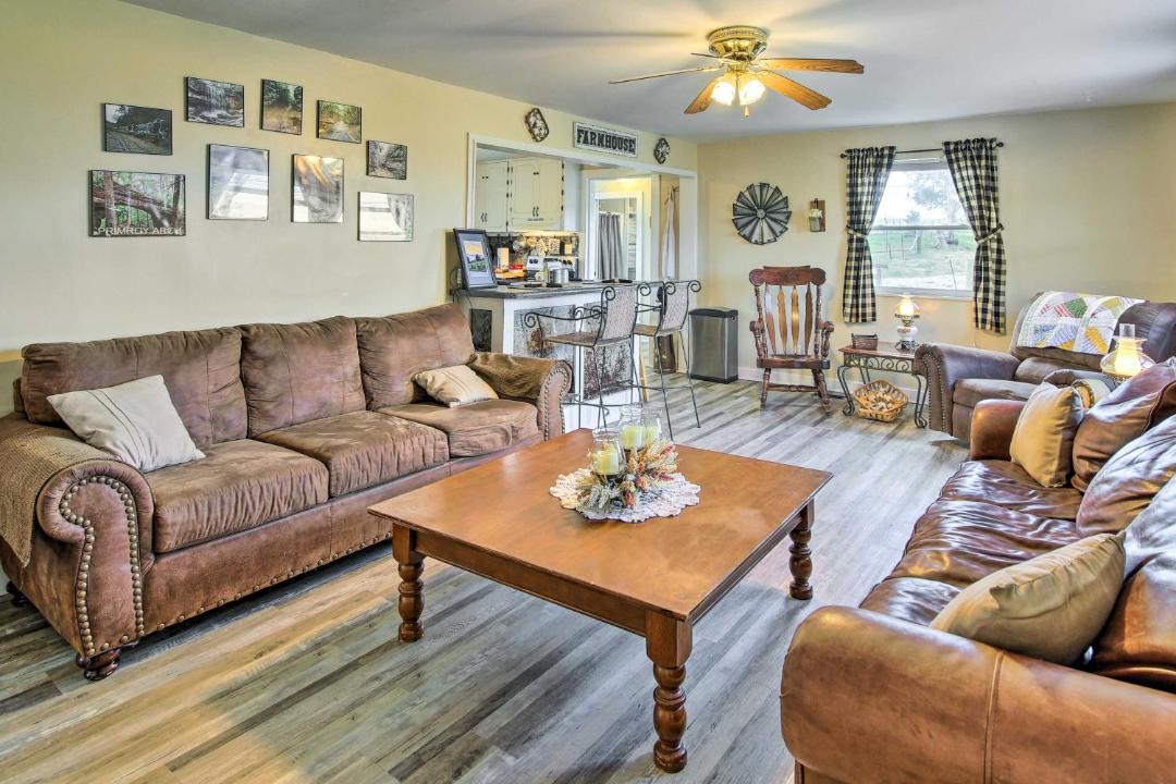Photo of Livingroom in La Follette