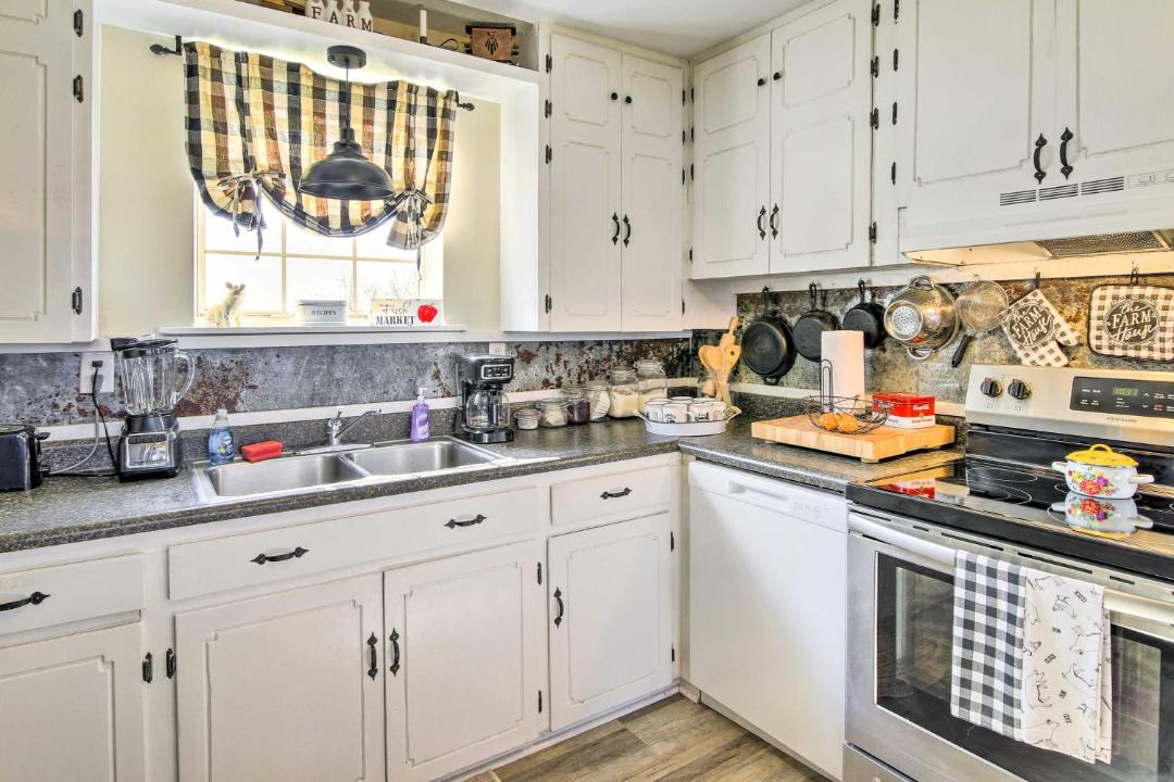 Photo of Kitchen in La Follette