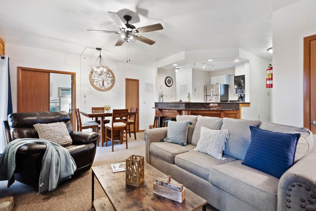 Photo of Livingroom in Seven Springs