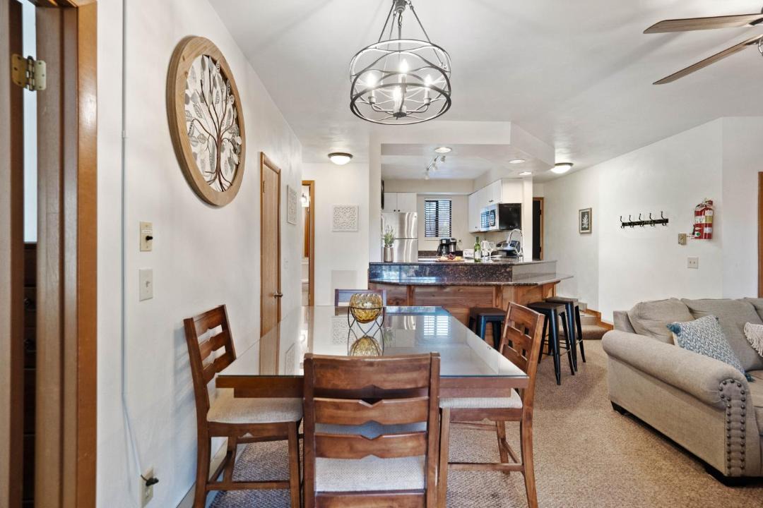 Photo of Livingroom in Seven Springs