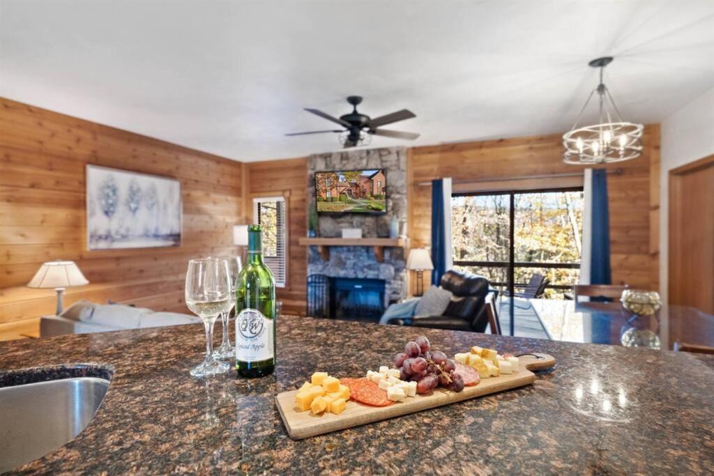 Photo of Livingroom in Seven Springs