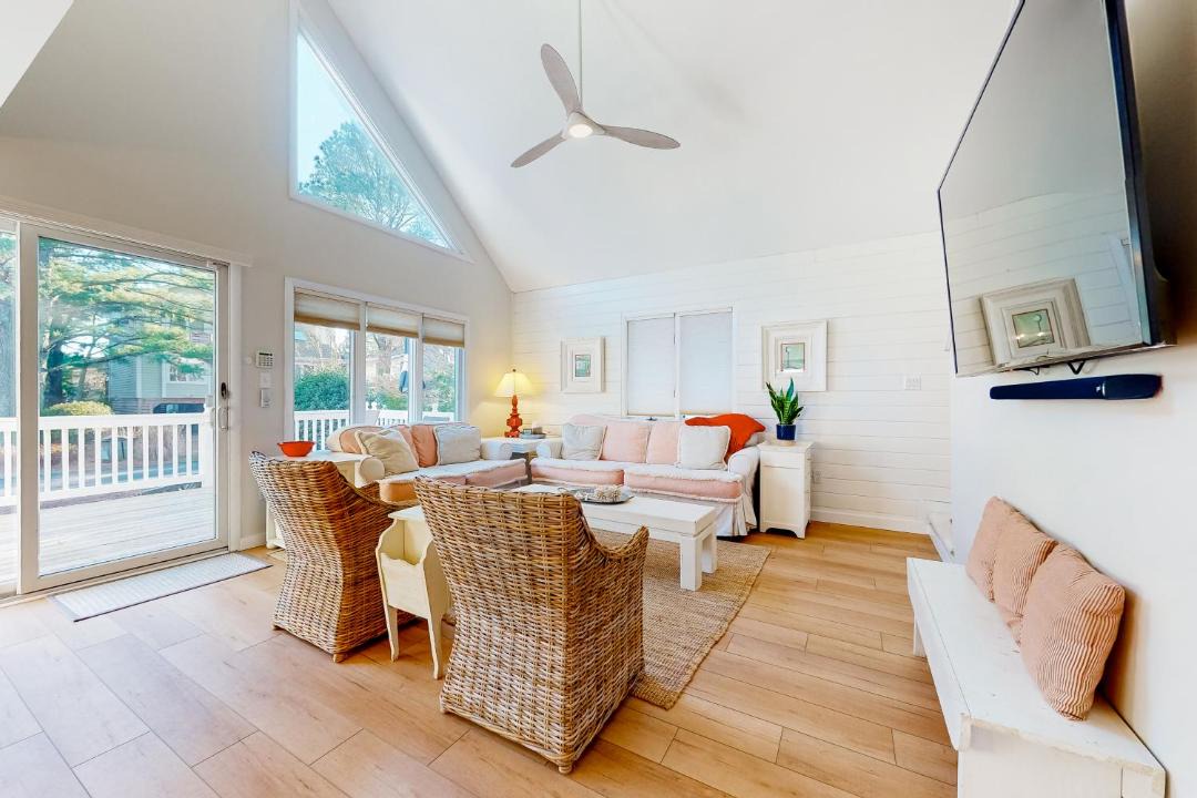 Photo of Livingroom in Sandpiper Pines