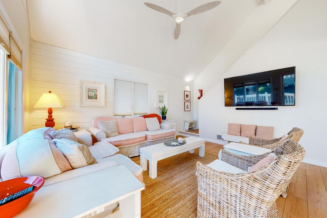 Photo of Livingroom in Sandpiper Pines