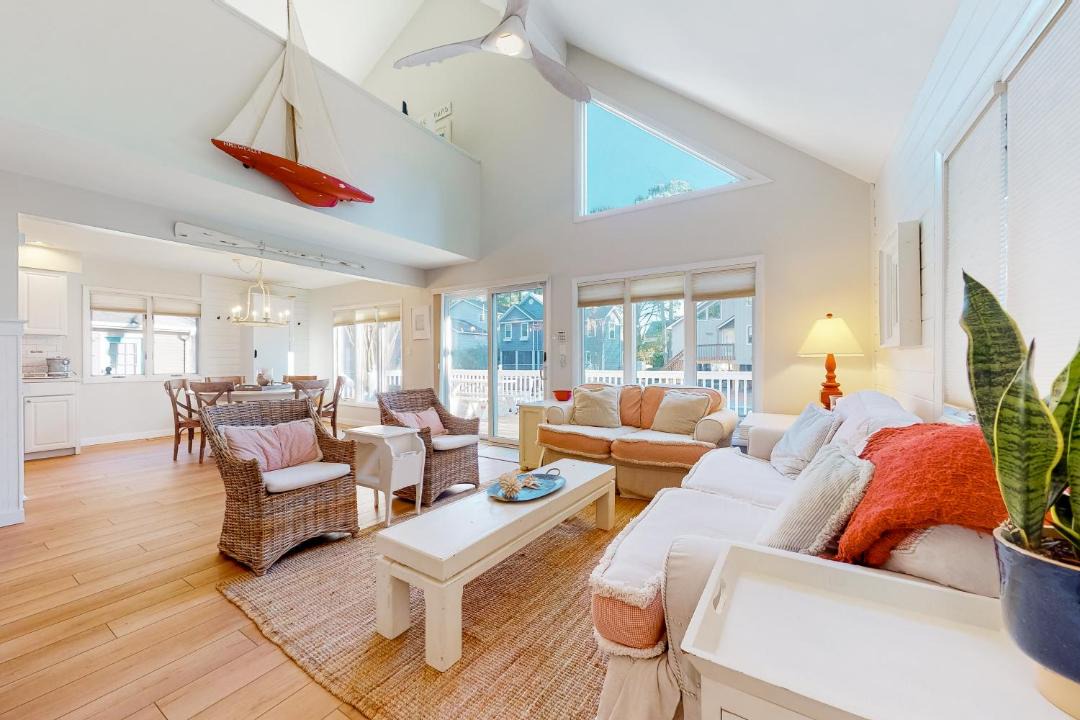 Photo of Livingroom in Sandpiper Pines