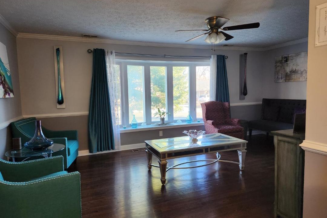Photo of Livingroom in South Gate