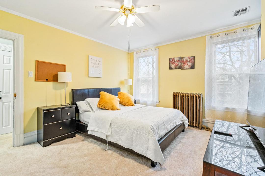 Photo of Bedroom in Swissvale