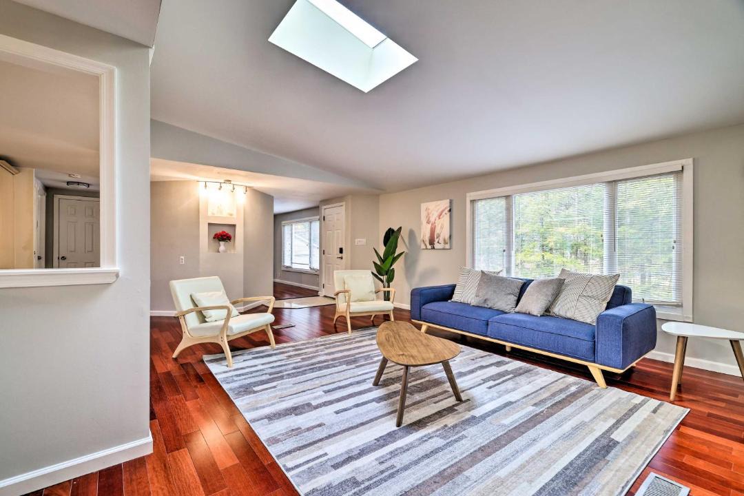 Photo of Livingroom in East Stroudsburg