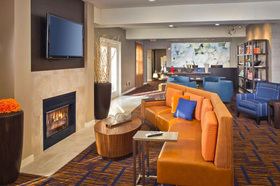 Photo of Livingroom in Tinton Falls
