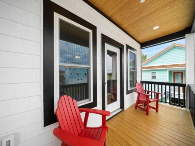 Photo of Livingroom in Wilmington Beach