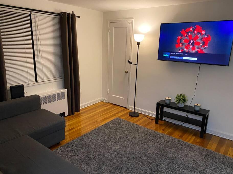 Photo of Livingroom in Snyder Square