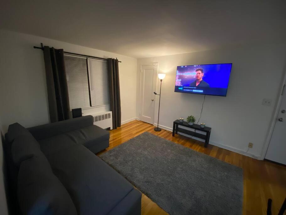 Photo of Livingroom in Snyder Square