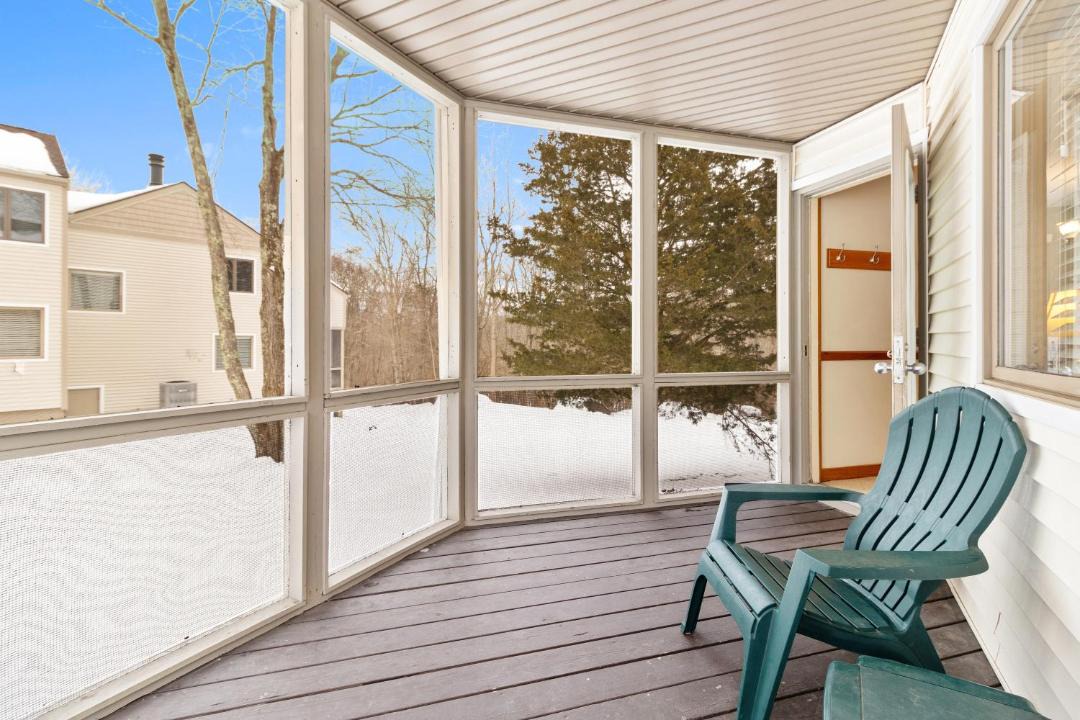 Photo of Patio Balcony in Shawnee On Delaware
