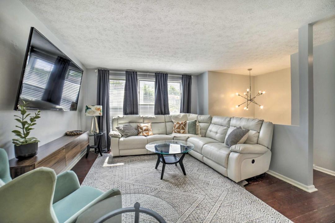 Photo of Livingroom in Brighton Heights