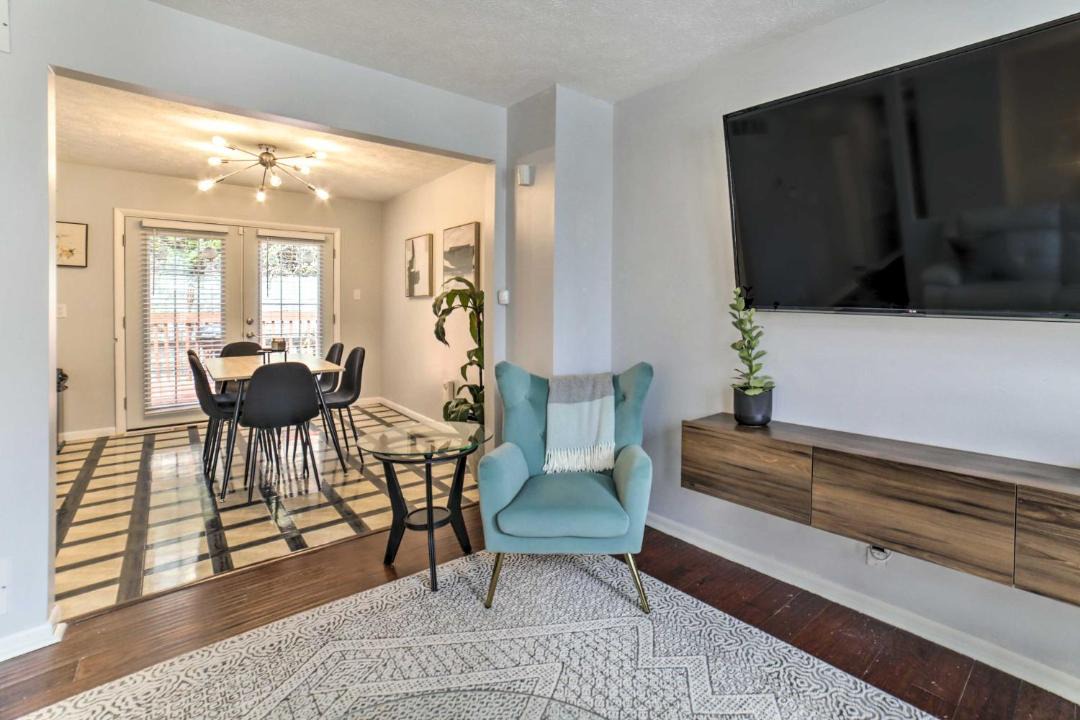 Photo of Livingroom in Brighton Heights