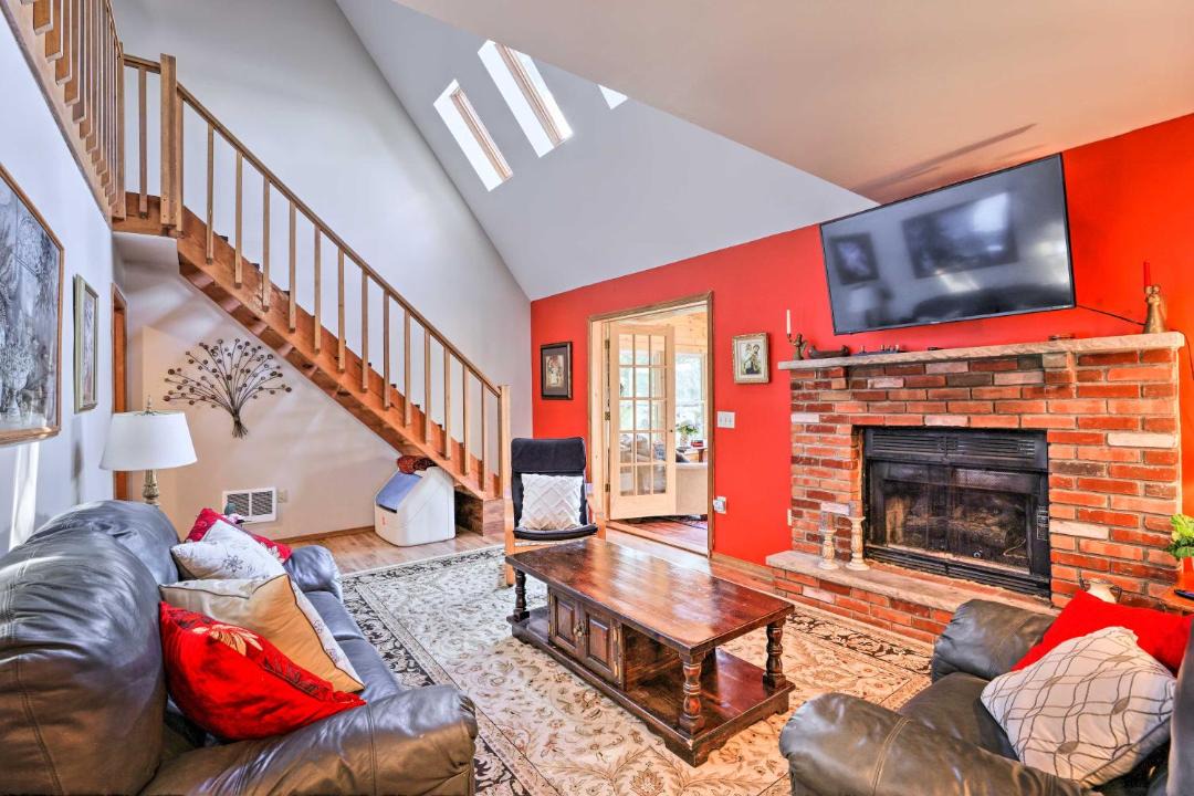 Photo of Livingroom in Tobyhanna