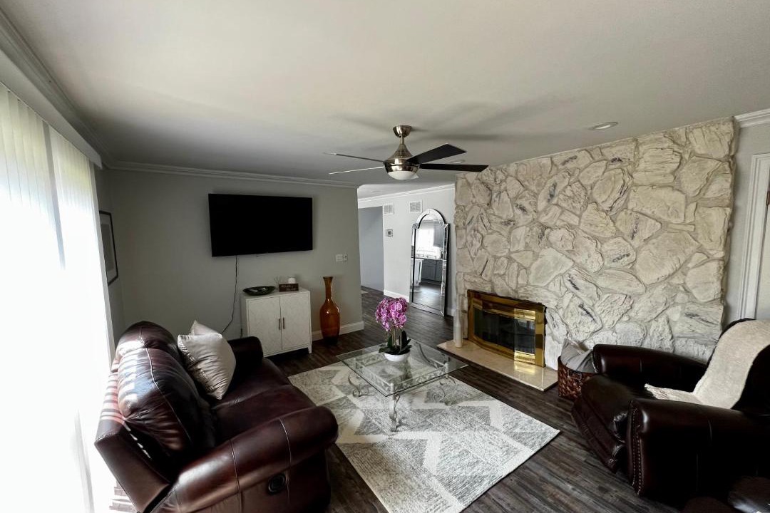 Photo of Livingroom in Neptune City