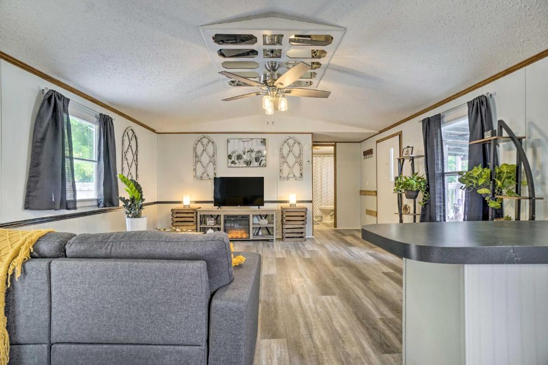 Photo of Livingroom in Logan