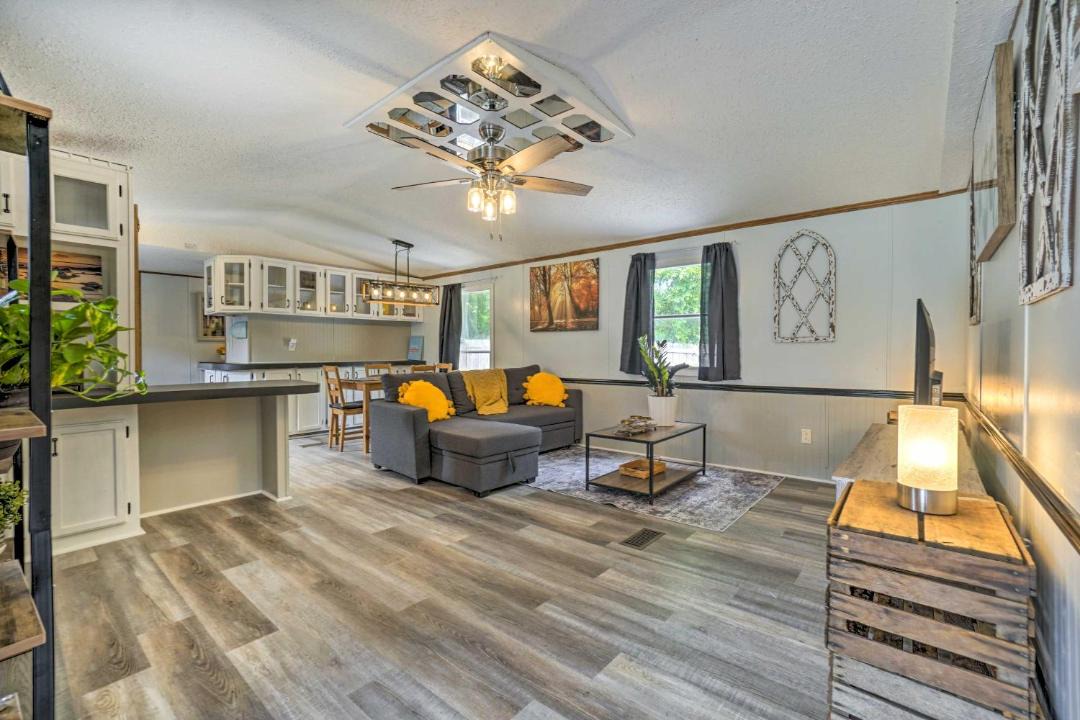 Photo of Livingroom in Logan
