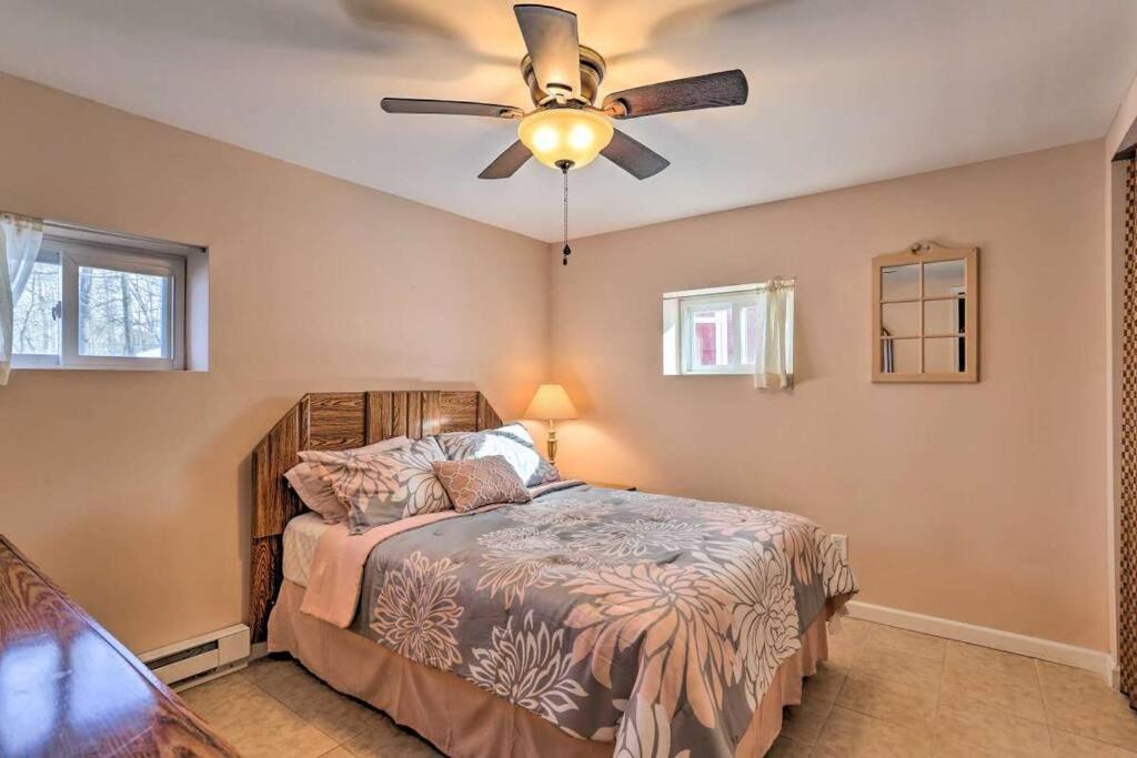 Photo of Bedroom in Pocono Lake