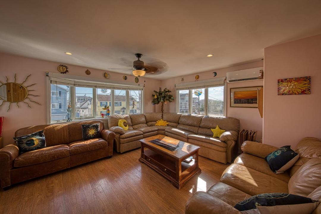 Photo of Livingroom in North Beach Haven