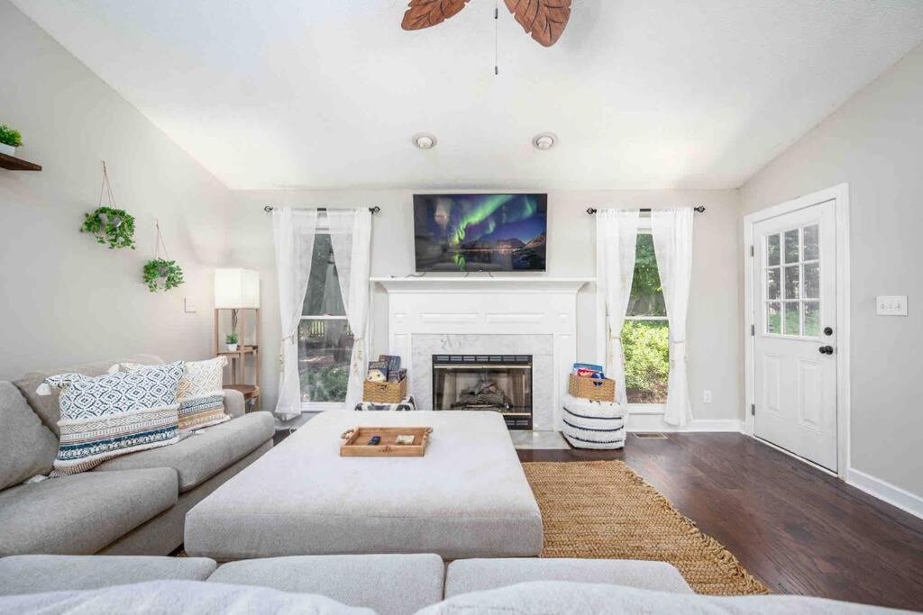 Photo of Livingroom in Cary
