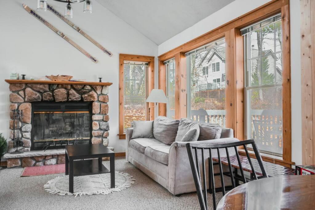 Photo of Livingroom in Tannersville