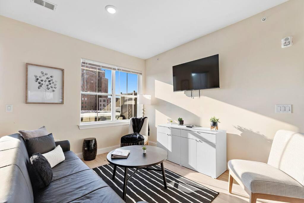 Photo of Livingroom in Newark