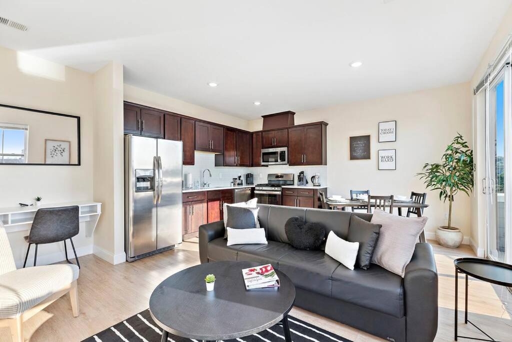 Photo of Livingroom in Newark