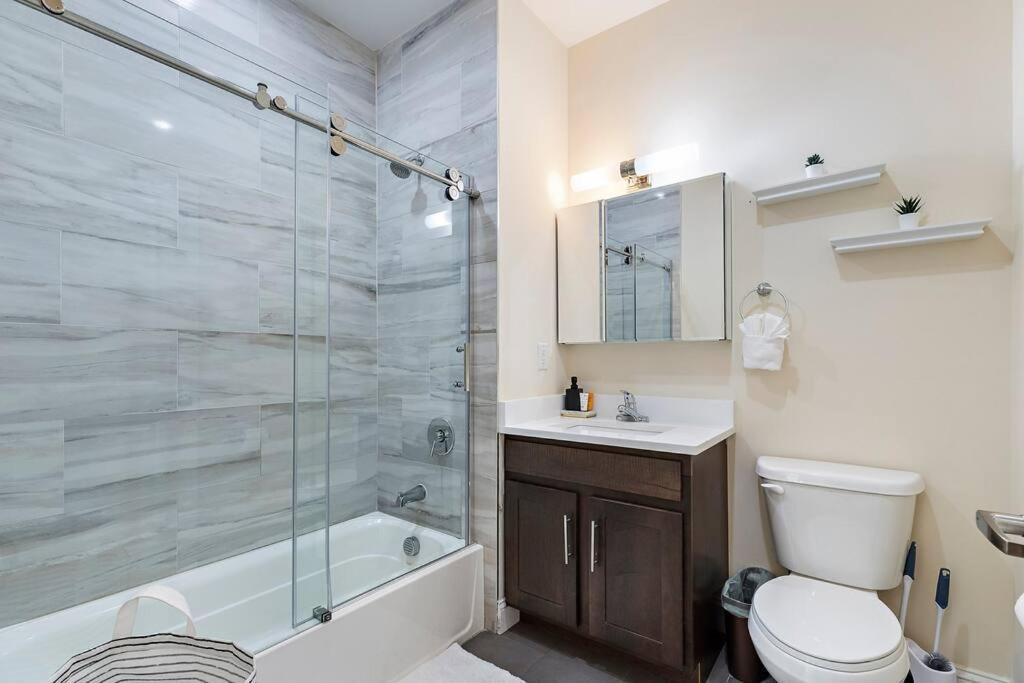 Photo of Bathroom in Newark