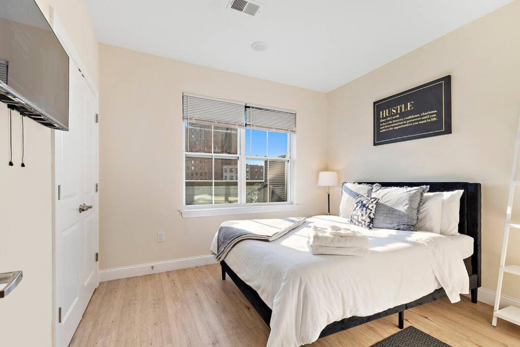 Photo of Bedroom in Newark