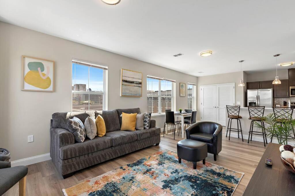 Photo of Livingroom in Newark