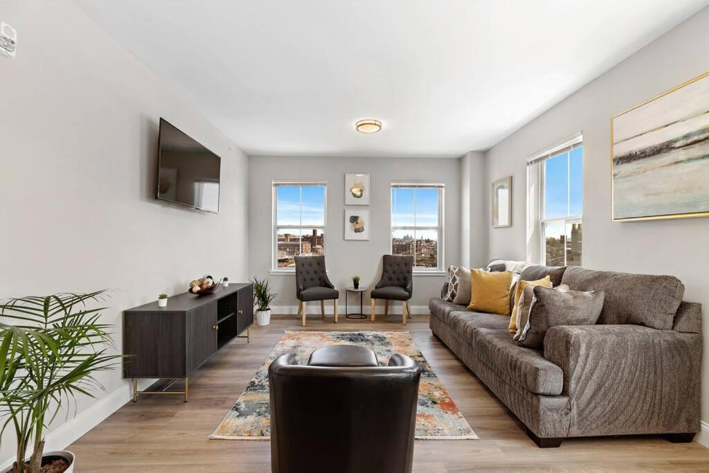 Photo of Livingroom in Newark