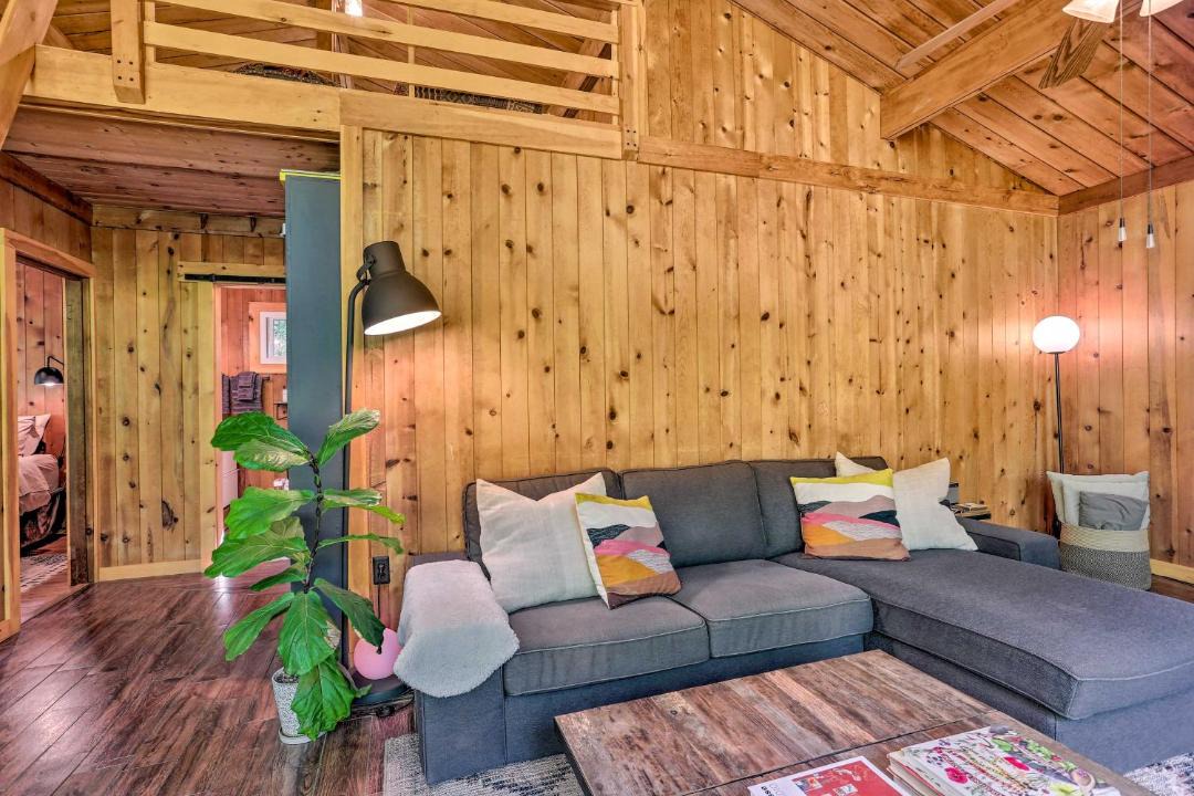 Photo of Livingroom in High Falls