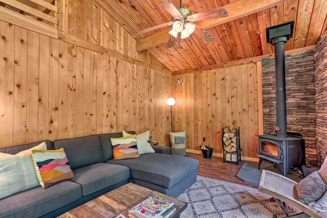 Photo of Livingroom in High Falls