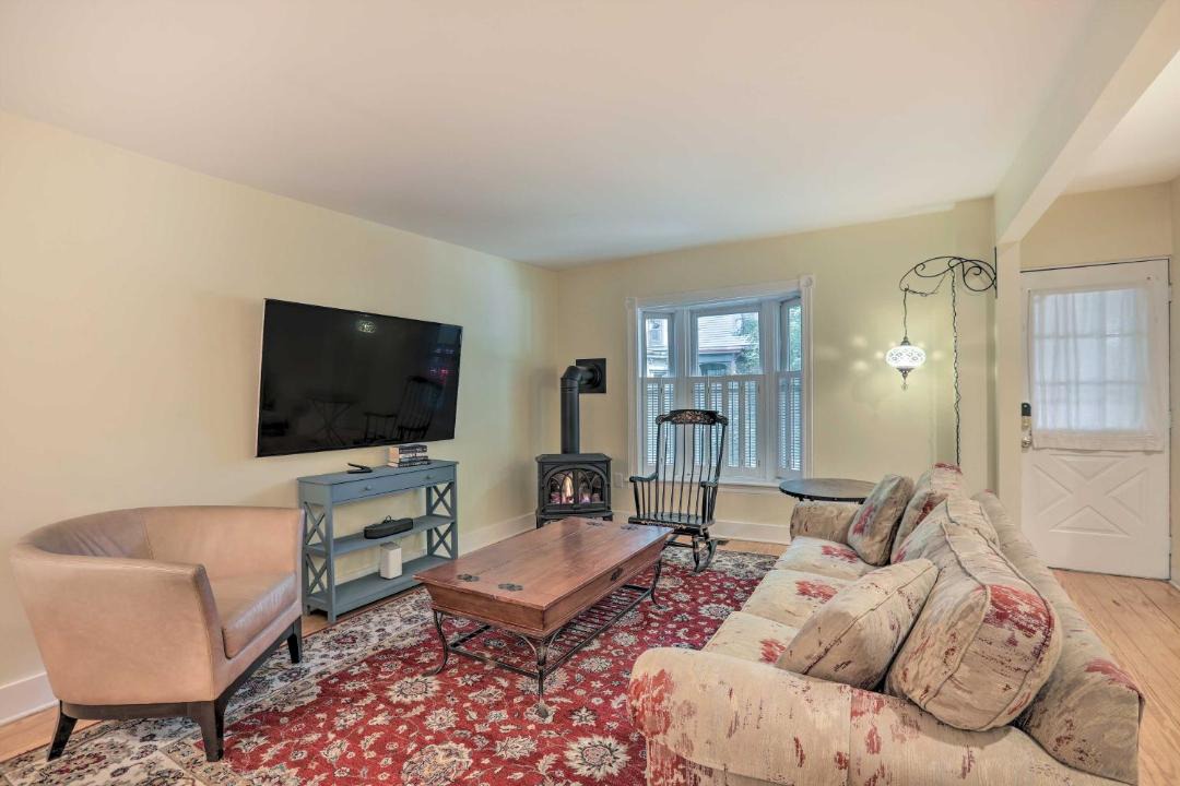 Photo of Livingroom in Lambertville