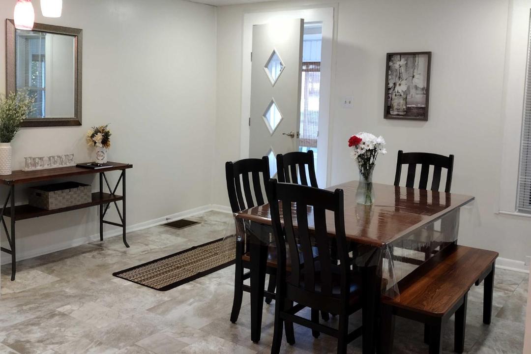 Photo of Livingroom in Millersburg