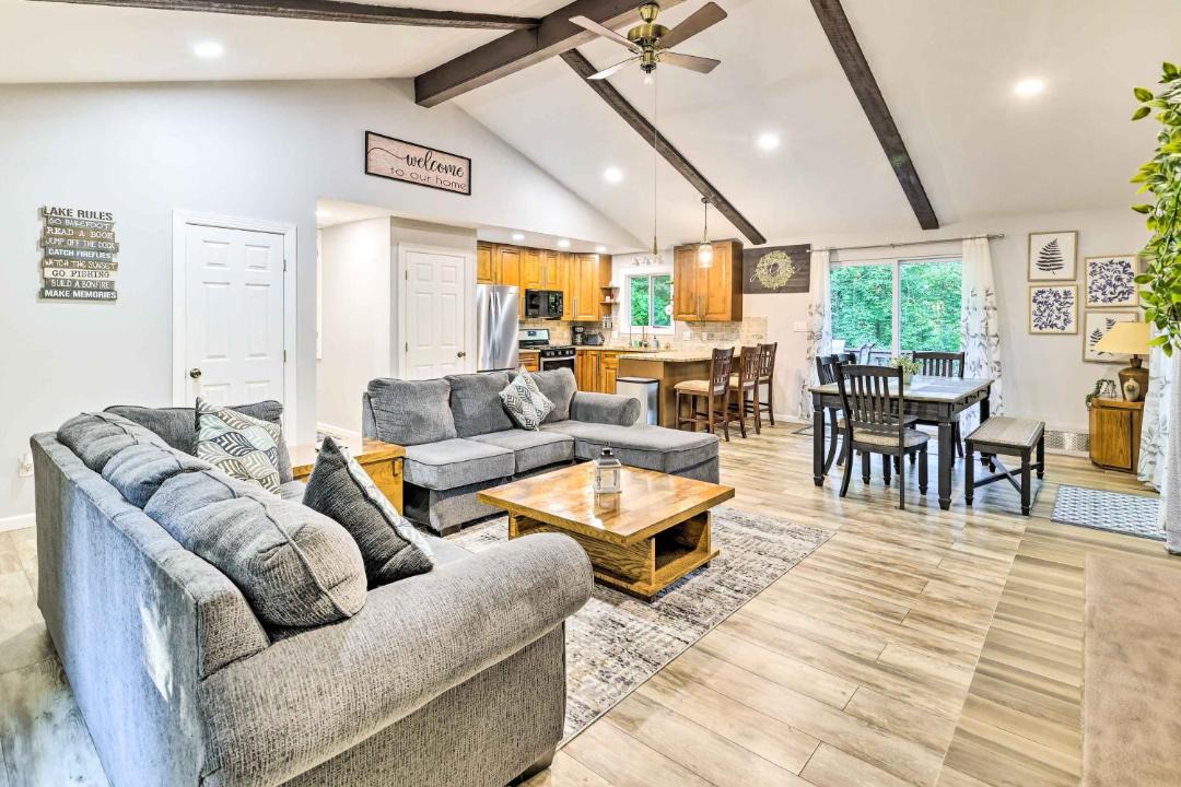 Photo of Livingroom in Gouldsboro